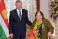 Анатолий Артамонов вручил заслуженные награды жителям Калужской области 